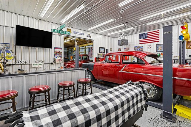 17566 Blue Star Memorial Highway, South Haven, MI 49090