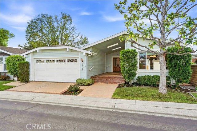 2624 Forest Lake 13, Santa Ana, CA 92705
