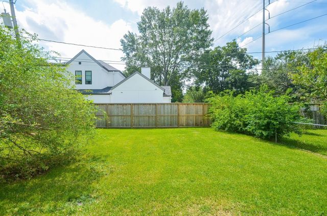 4809 W 43rd Street, Houston, TX 77092