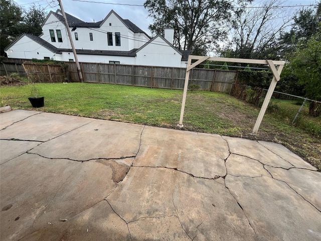 4809 W 43rd Street, Houston, TX 77092