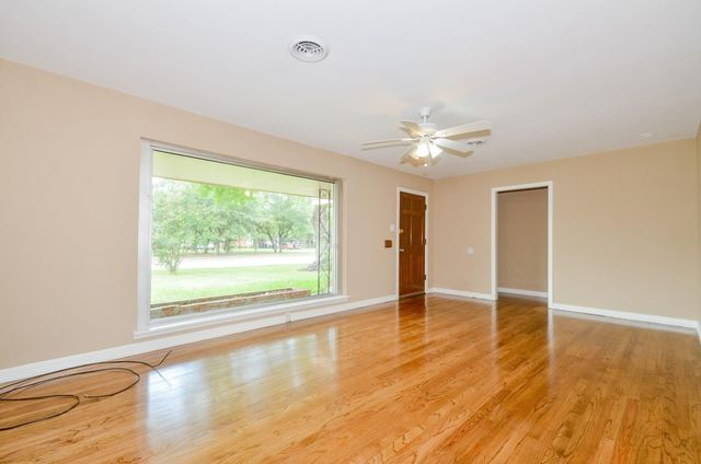 4809 W 43rd Street, Houston, TX 77092