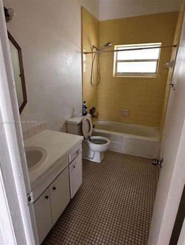 911 NE 5th Ave 1, Homestead, FL 33030