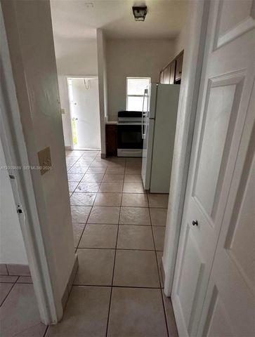 911 NE 5th Ave 1, Homestead, FL 33030