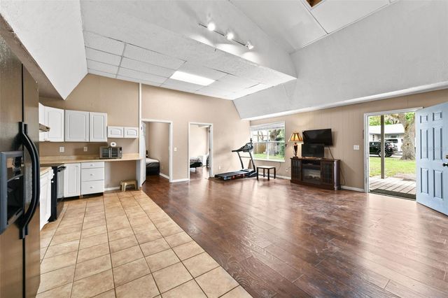 2036 LAKE VIEW AVENUE, Chuluota, FL 32766