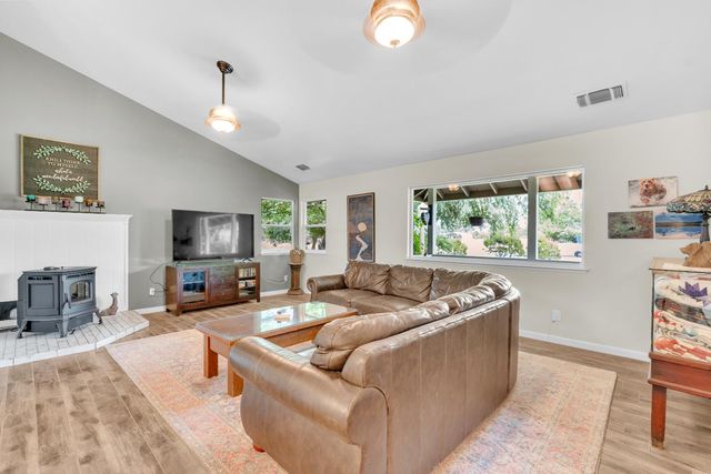 16176 La Canada Road, Madera, CA 93636