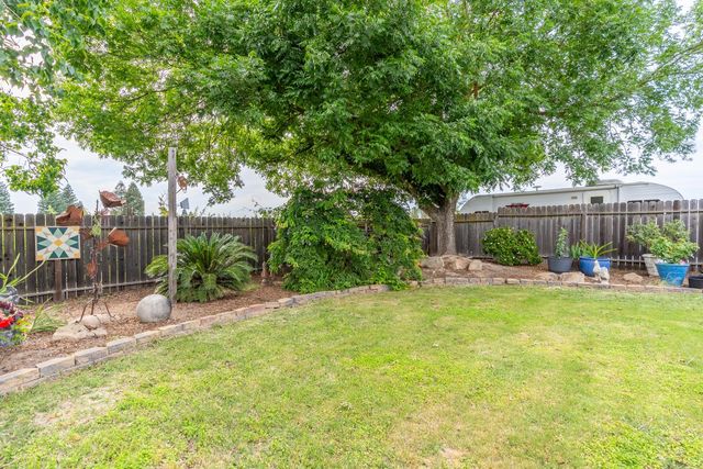 16176 La Canada Road, Madera, CA 93636