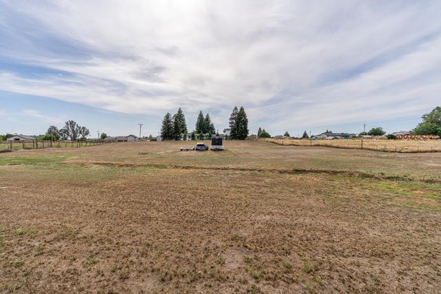 16176 La Canada Road, Madera, CA 93636