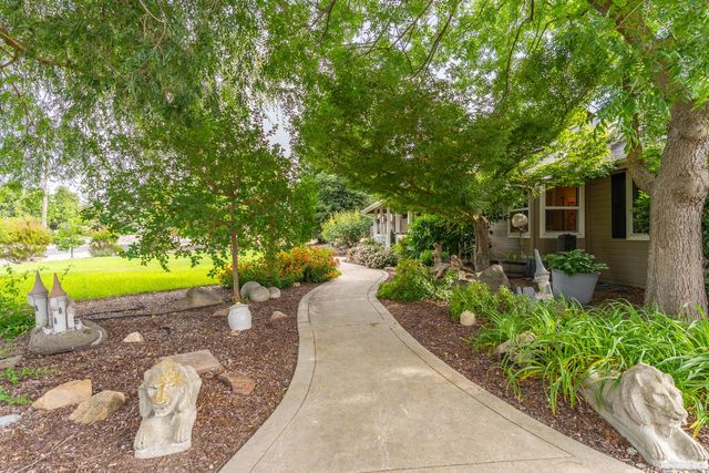 16176 La Canada Road, Madera, CA 93636