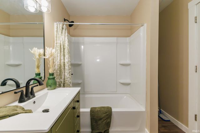 3227 E Randal Drive, Muncie, IN 47303
