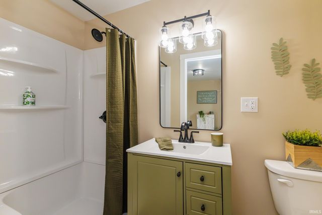 3227 E Randal Drive, Muncie, IN 47303