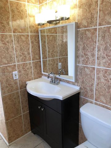 444 SW 4th St 404, Miami, FL 33130