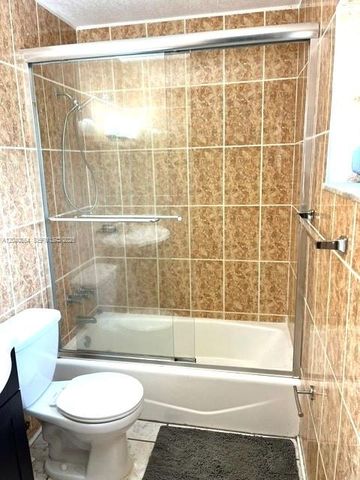 444 SW 4th St 404, Miami, FL 33130