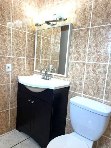 444 SW 4th St 404, Miami, FL 33130