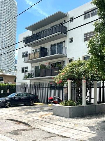444 SW 4th St 404, Miami, FL 33130