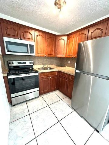 444 SW 4th St 404, Miami, FL 33130