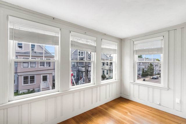 27 Peirce Ave, Everett, MA 02149