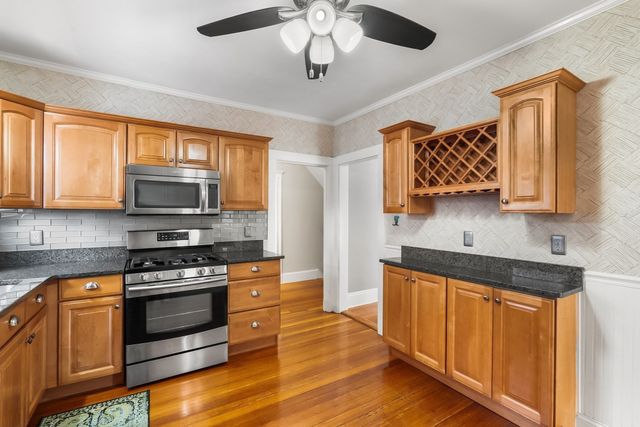 27 Peirce Ave, Everett, MA 02149