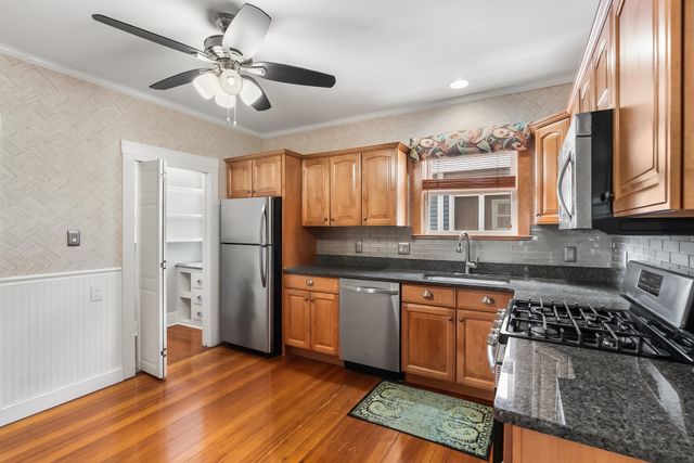 27 Peirce Ave, Everett, MA 02149