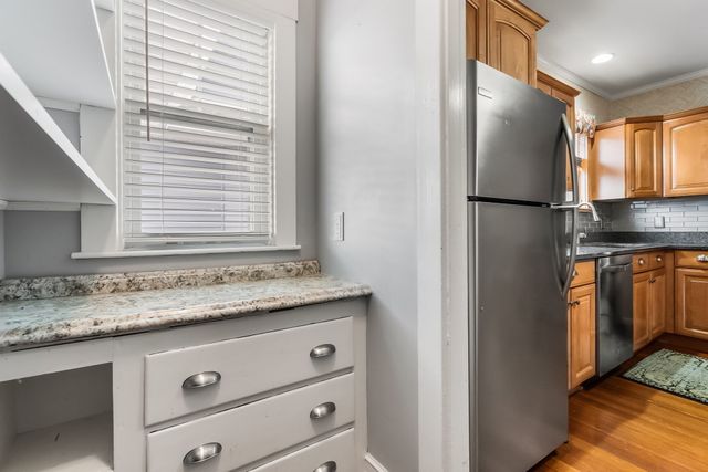 27 Peirce Ave, Everett, MA 02149