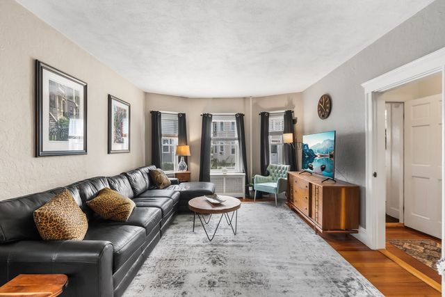 27 Peirce Ave, Everett, MA 02149