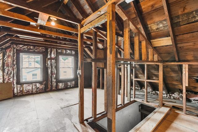 27 Peirce Ave, Everett, MA 02149