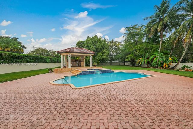 10261 SW 58th St, Miami, FL 33173