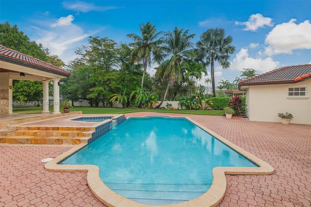 10261 SW 58th St, Miami, FL 33173