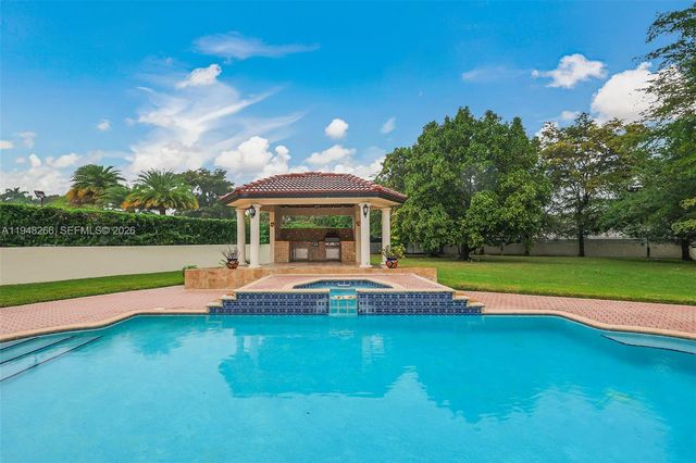 10261 SW 58th St, Miami, FL 33173