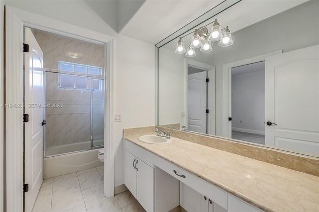 10261 SW 58th St, Miami, FL 33173