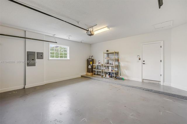 10261 SW 58th St, Miami, FL 33173