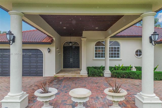 10261 SW 58th St, Miami, FL 33173