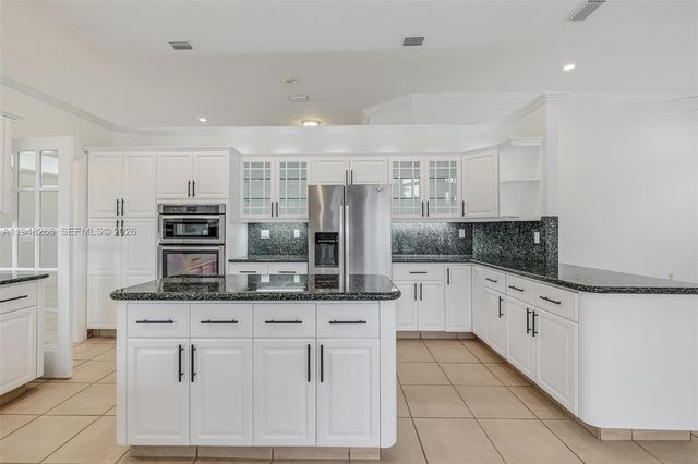 10261 SW 58th St, Miami, FL 33173