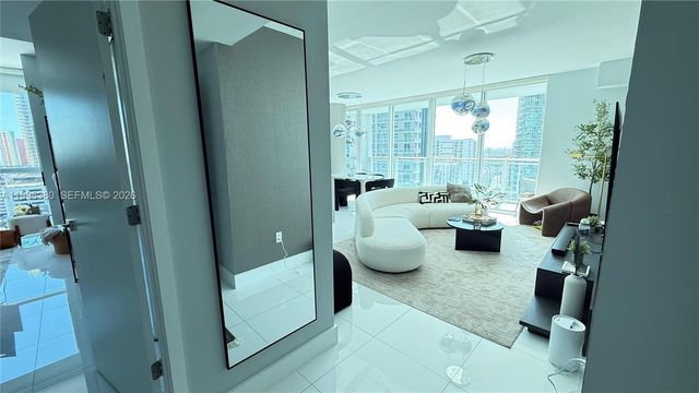 1080 SW Brickell Ave 1801, Miami, FL 33131