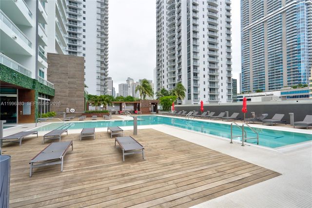 1080 SW Brickell Ave 1801, Miami, FL 33131