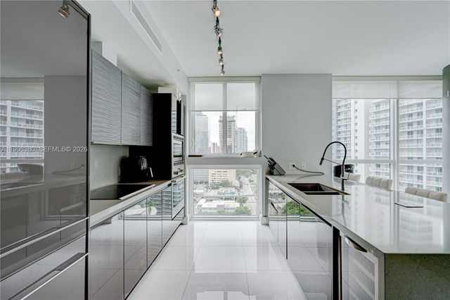 1080 SW Brickell Ave 1801, Miami, FL 33131