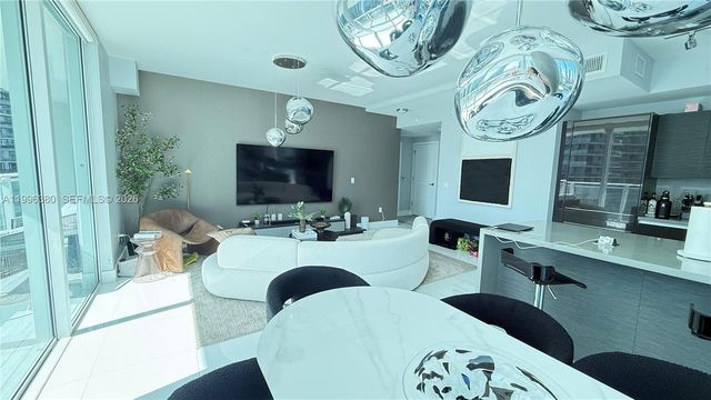 1080 SW Brickell Ave 1801, Miami, FL 33131