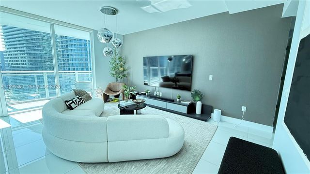 1080 SW Brickell Ave 1801, Miami, FL 33131