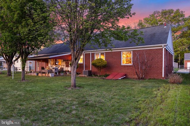 13 CORAL DR, Hamilton, NJ 08619