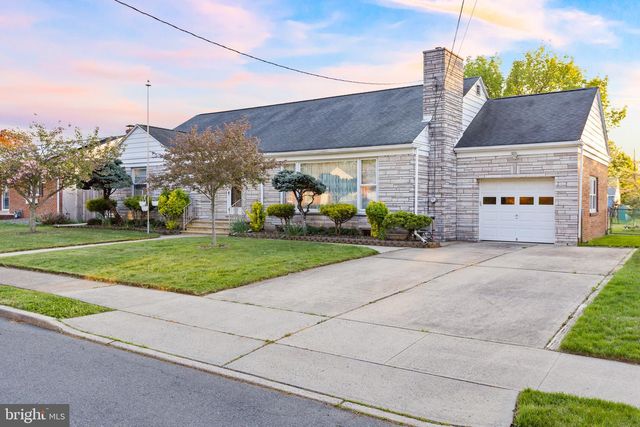 13 CORAL DR, Hamilton, NJ 08619