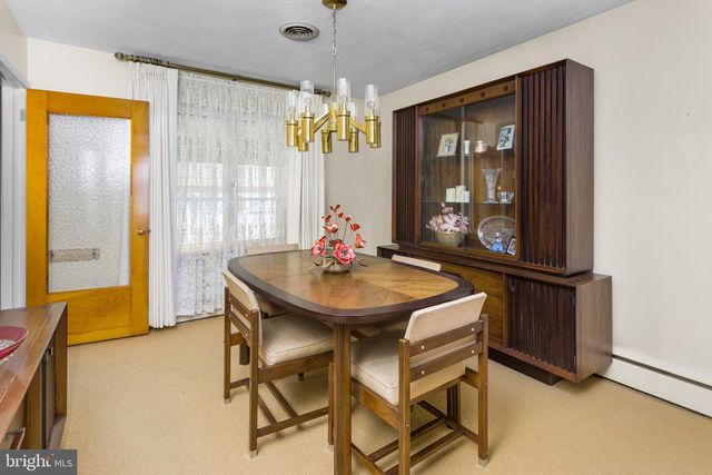 13 CORAL DR, Hamilton, NJ 08619