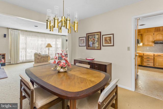13 CORAL DR, Hamilton, NJ 08619