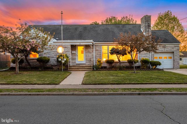 13 CORAL DR, Hamilton, NJ 08619
