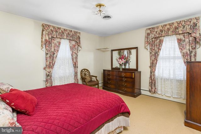 13 CORAL DR, Hamilton, NJ 08619