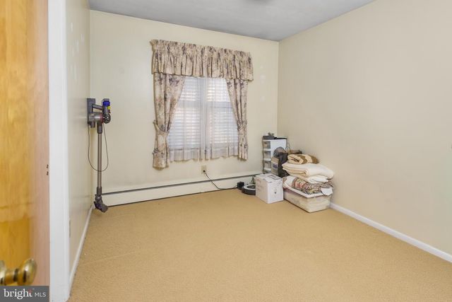 13 CORAL DR, Hamilton, NJ 08619