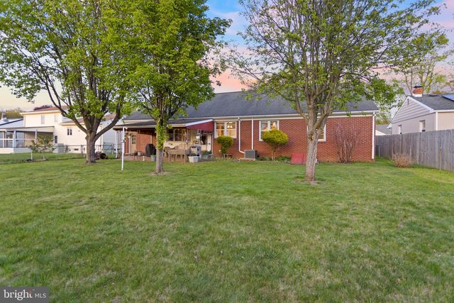 13 CORAL DR, Hamilton, NJ 08619