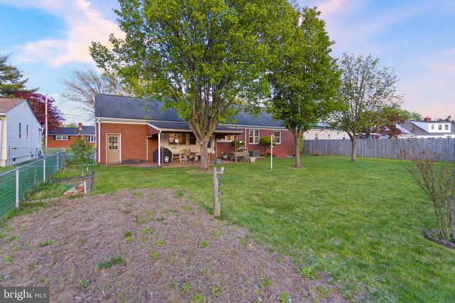 13 CORAL DR, Hamilton, NJ 08619