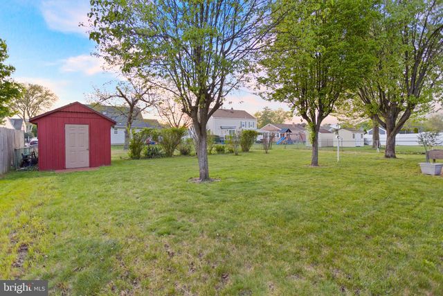 13 CORAL DR, Hamilton, NJ 08619