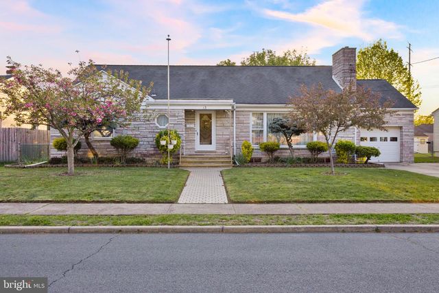 13 CORAL DR, Hamilton, NJ 08619