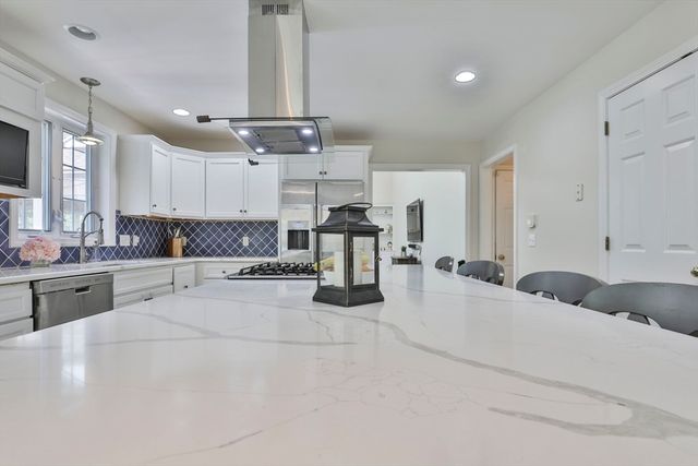 11 Arthur Avenue, Chelmsford, MA 01824