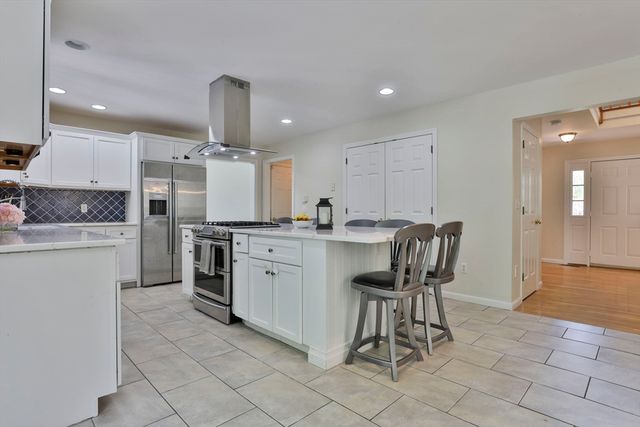 11 Arthur Avenue, Chelmsford, MA 01824